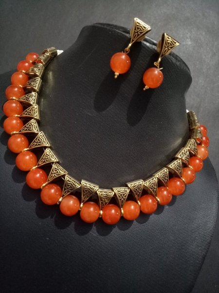 Stylish Golden Loops Necklace Set
