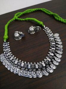 Gleaming Temple Thread Necklace Set