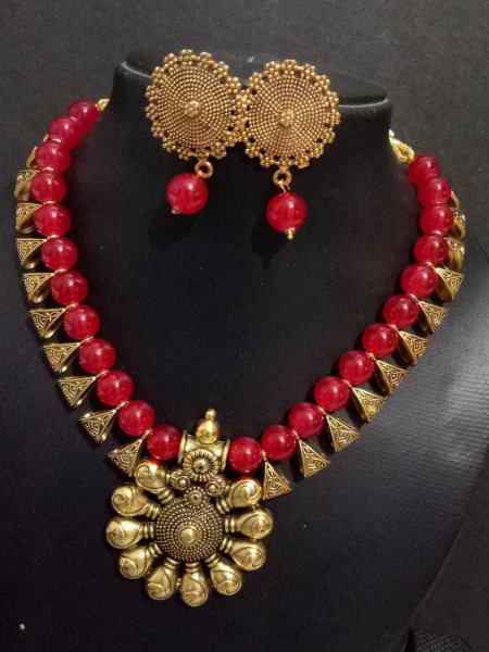 Gorgeous Antique Golden Necklace Set