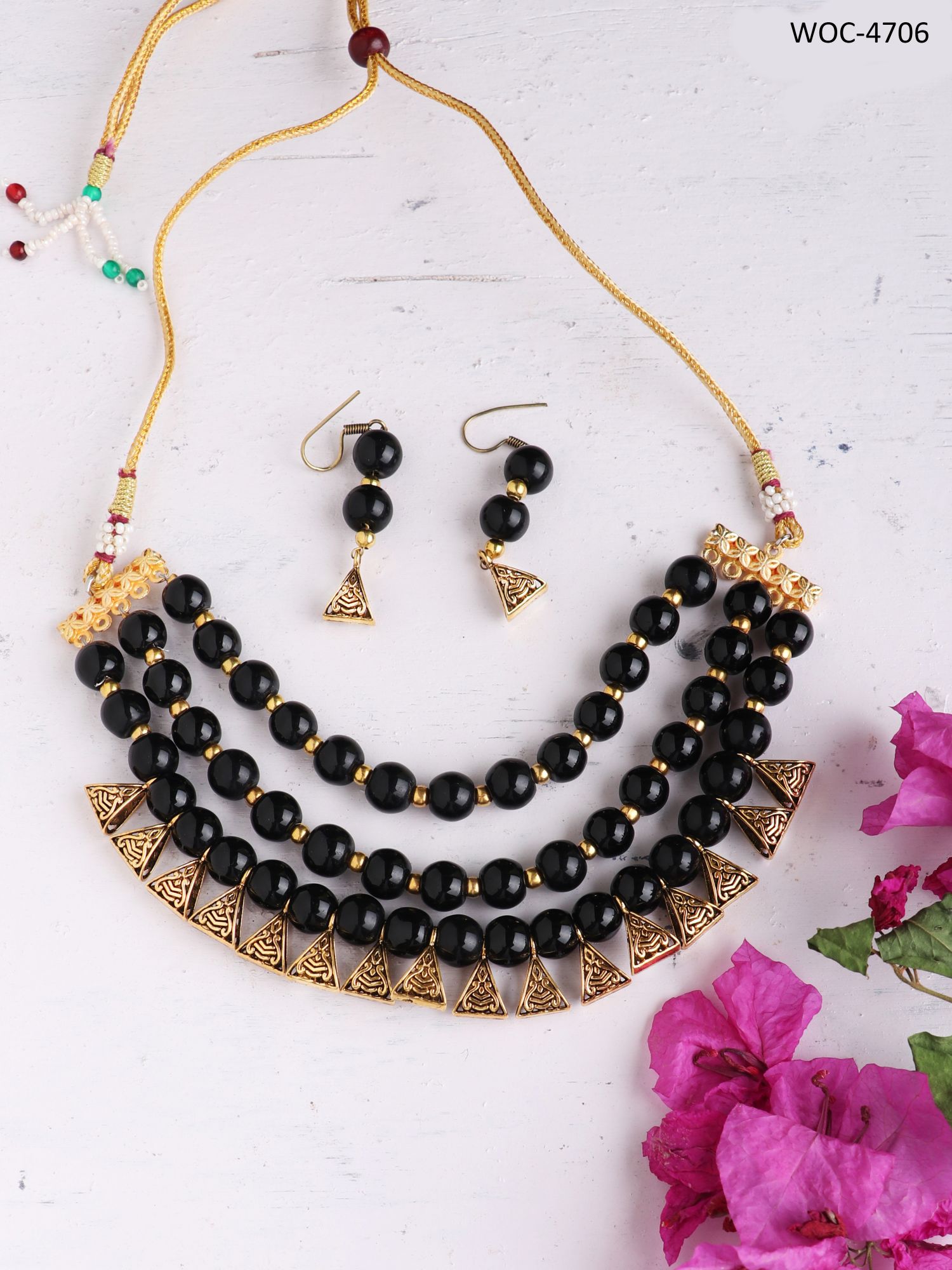 3 layered golden beaded loop necklace set